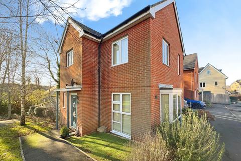 3 bedroom detached house for sale - Consort Gardens, East Cowes, Isle of Wight
