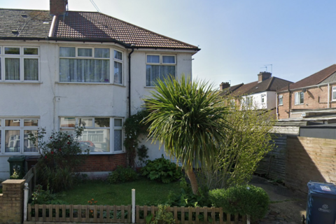 1 bedroom flat to rent, Hill Crescent, Harrow HA1