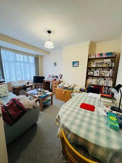 1 bedroom flat to rent, Hill Crescent, Harrow HA1