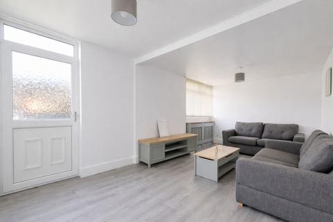 3 bedroom end of terrace house to rent, Aberdare Road, Middlesbrough, TS6