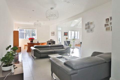 undefined, Ullswater Crescent, London SW15