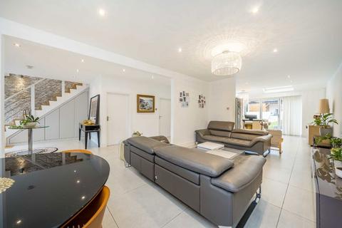 5 bedroom detached house to rent, Ullswater Crescent, London SW15