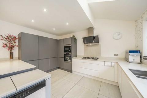 5 bedroom detached house to rent, Ullswater Crescent, London SW15