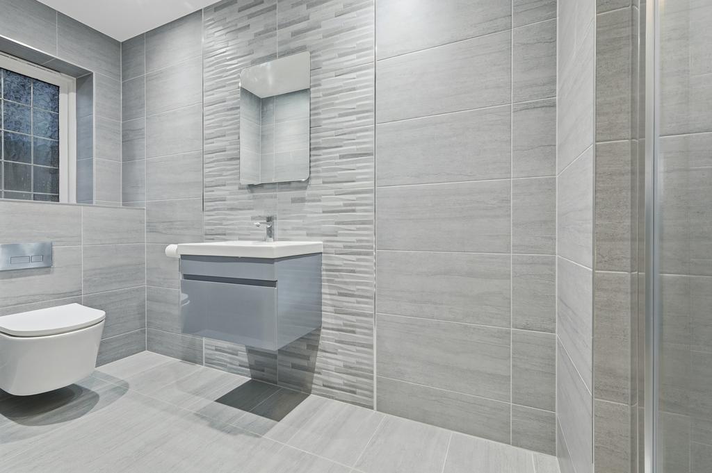 En-Suite to Bedroom Three