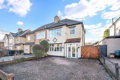 Redford Avenue, Coulsdon