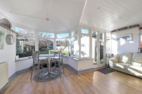 3 bedroom semi-detached house for sale, Redford Avenue, Coulsdon