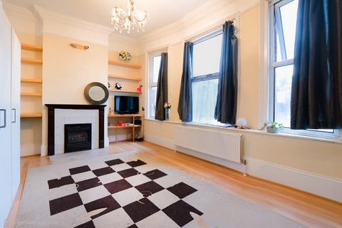 2 bedroom flat for sale, Leeland Road, London W13