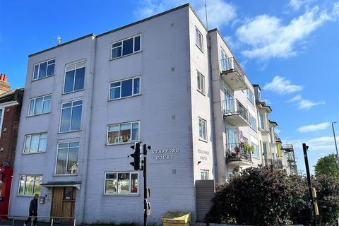 Studio to rent - Edward Street, Brighton