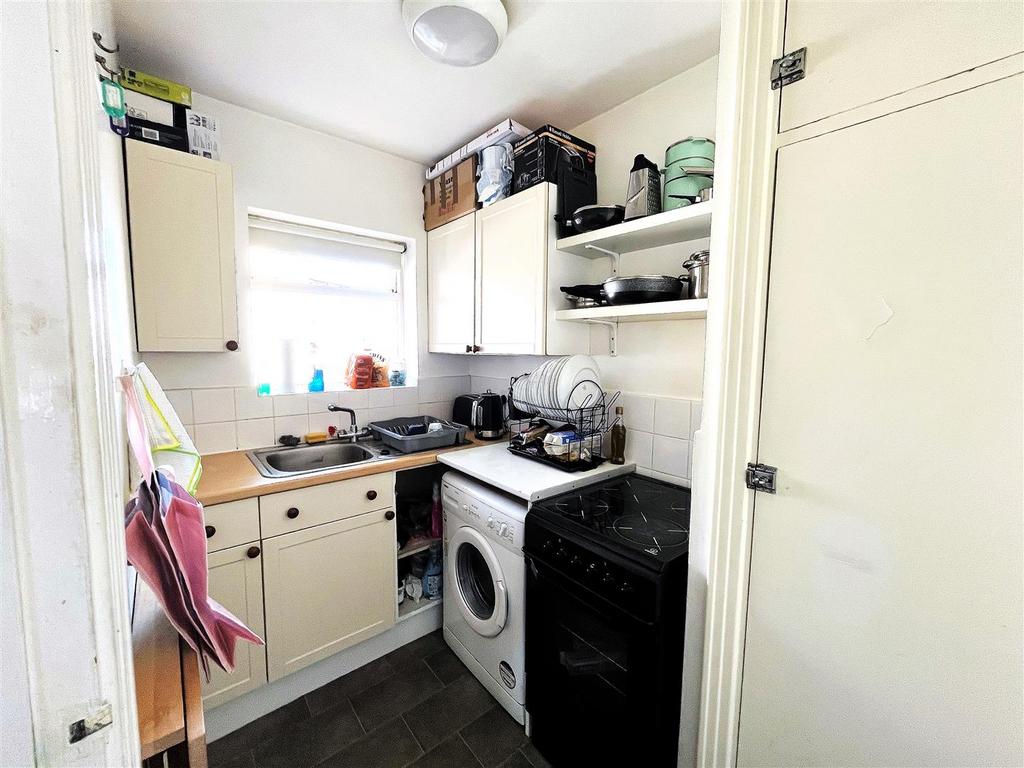 Kitchen e.jpg