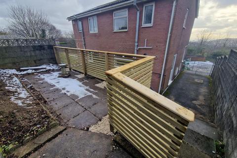 2 bedroom property to rent, Bryn Eglur Road, Morriston, Swansea