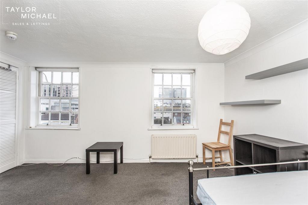 Studio Room