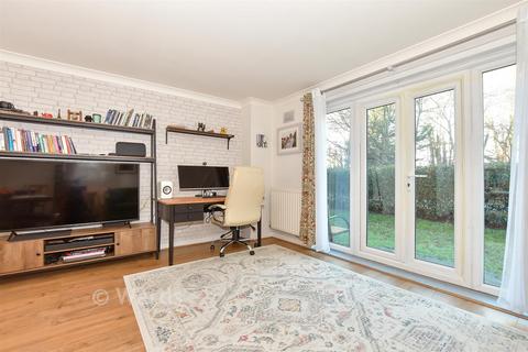 2 bedroom ground floor flat for sale, Ingram Close, Larkfield, Aylesford, Kent