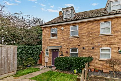 4 bedroom semi-detached house for sale, Lyvelly Gardens, Peterborough PE1