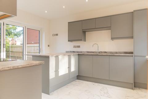 4 bedroom detached house for sale, Roman Road, Dibden Purlieu