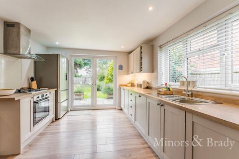 3 bedroom house to rent, Hempstead Road, Holt, NR25