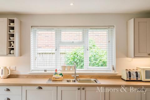 3 bedroom house to rent, Hempstead Road, Holt, NR25