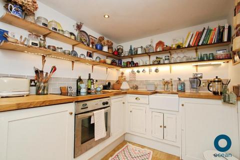 2 bedroom flat to rent, Hampton Park, Redland BS6