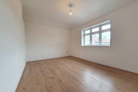 2 bedroom semi-detached house to rent, Church Elm Lane, Dagenham, RM10