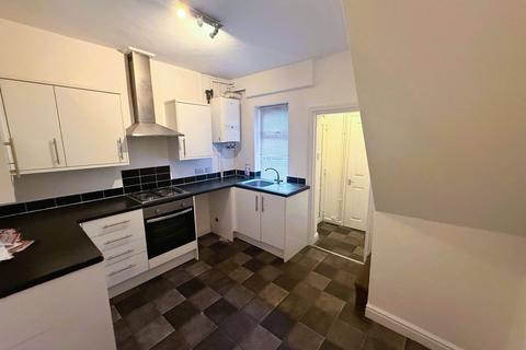 2 bedroom terraced house to rent, Linden Road, Ecclesfield