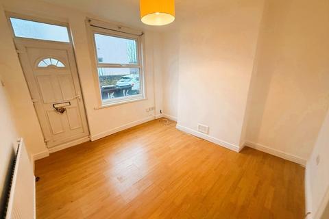 2 bedroom terraced house to rent, Linden Road, Ecclesfield