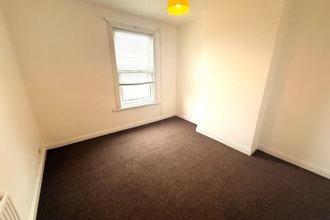 2 bedroom terraced house to rent, Linden Road, Ecclesfield