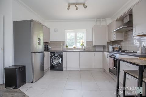 undefined, Goldfinch Close, Wymondham