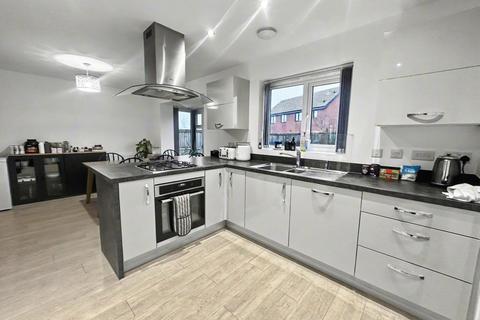 4 bedroom detached house to rent, Miller Drive, Shipley, DE75 7NT