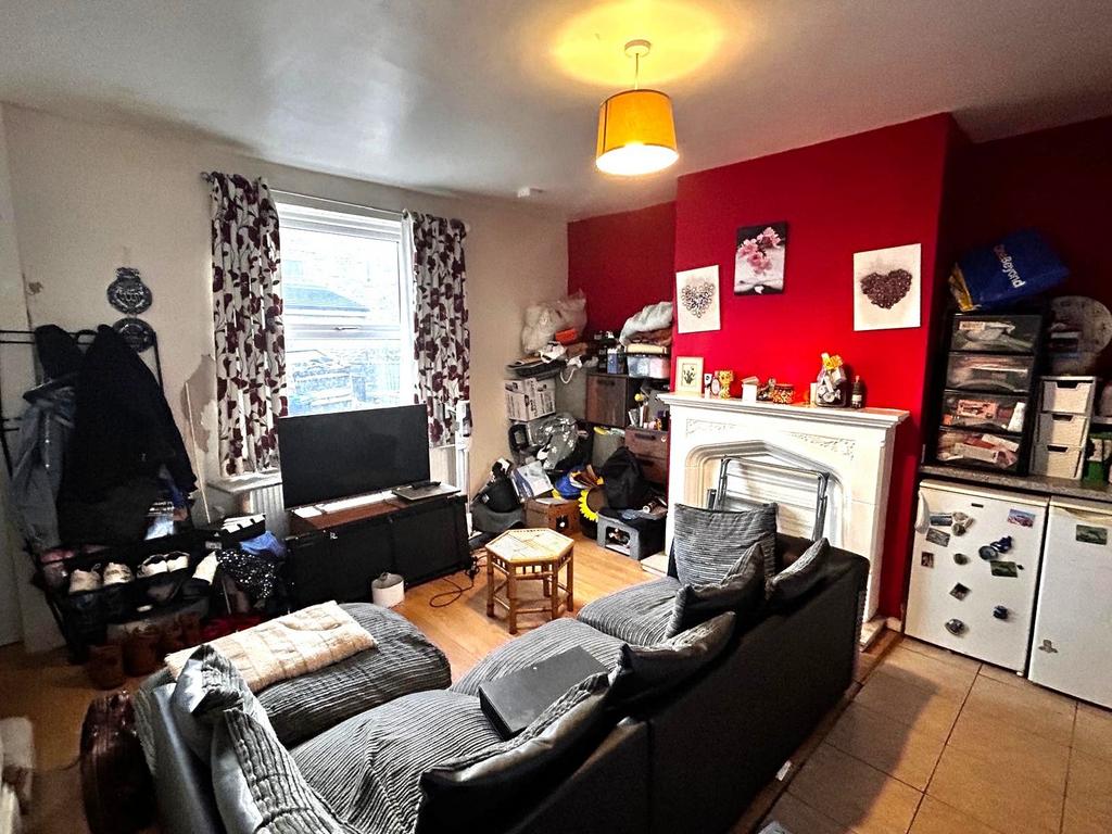 Living Room/Kitchen