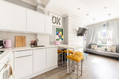 2 bedroom flat for sale, Loveridge Road, London NW6