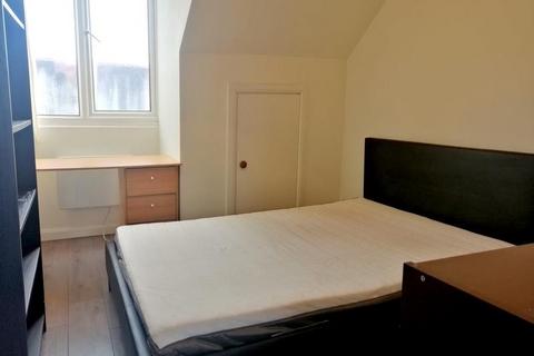 2 bedroom flat to rent, South Ealing Road, Ealing