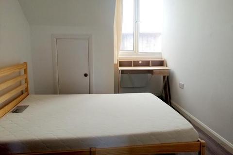 2 bedroom flat to rent, South Ealing Road, Ealing