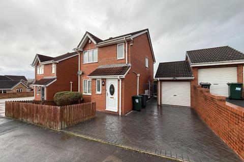3 bedroom detached house for sale, Spen View, Dewsbury Moor, Dewsbury