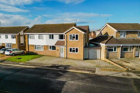 4 bedroom semi-detached house for sale, Pemberton Close, Aylesbury HP21