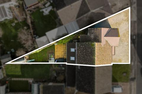 4 bedroom semi-detached house for sale, Pemberton Close, Aylesbury HP21