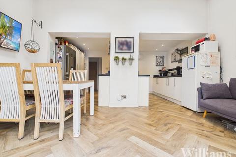 4 bedroom semi-detached house for sale, Pemberton Close, Aylesbury HP21