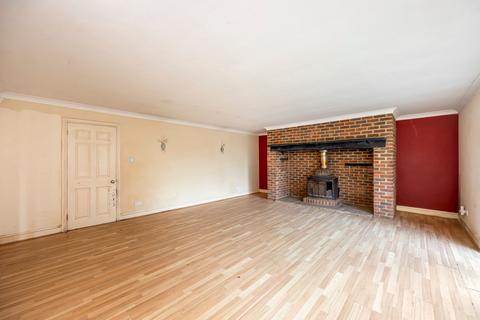 4 bedroom detached bungalow for sale, Guildford Road, Clemsfold, RH12