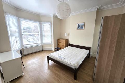 undefined, Gubyon Avenue, Herne Hill, London, SE24