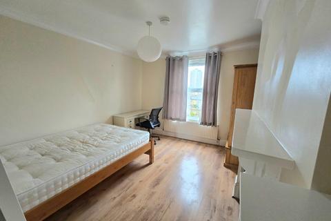 undefined, Gubyon Avenue, Herne Hill, London, SE24