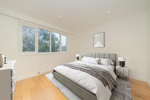 4 bedroom terraced house for sale, Stevenage Road, London SW6