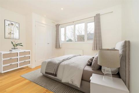 4 bedroom terraced house for sale, Stevenage Road, London SW6