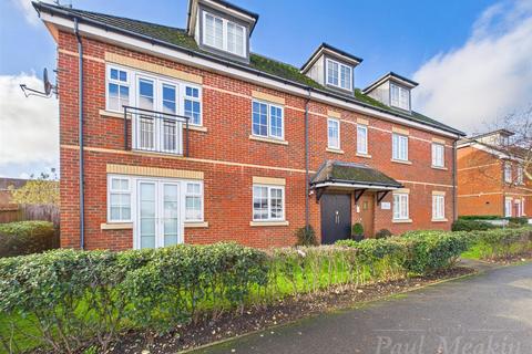 3 bedroom apartment for sale, Limpsfield Road, Sanderstead