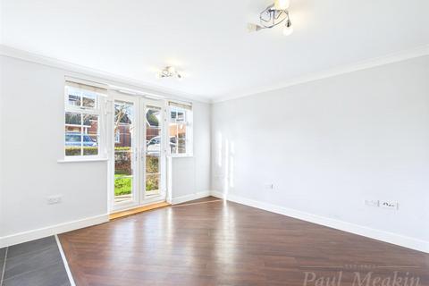 3 bedroom apartment for sale, Limpsfield Road, Sanderstead