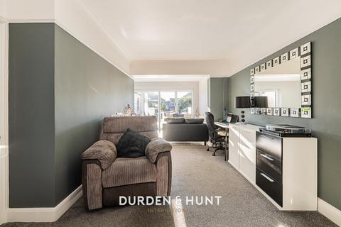 3 bedroom semi-detached house for sale, Derek Gardens, Southend-On-Sea SS2