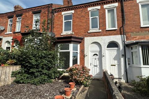2 bedroom terraced house to rent, Holmwood Grove, Darlington