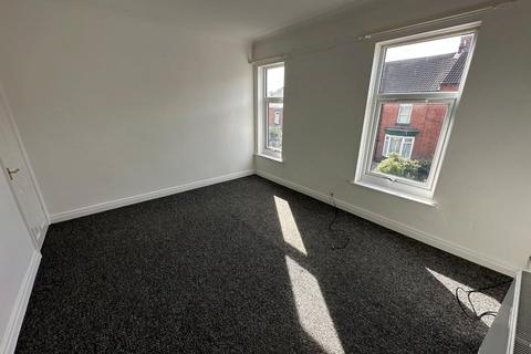 2 bedroom terraced house to rent, Holmwood Grove, Darlington