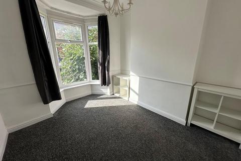 2 bedroom terraced house to rent, Holmwood Grove, Darlington