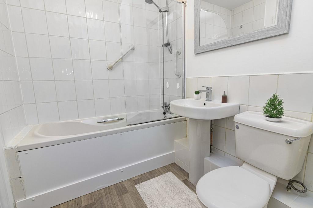 Master Bedroom Ensuite