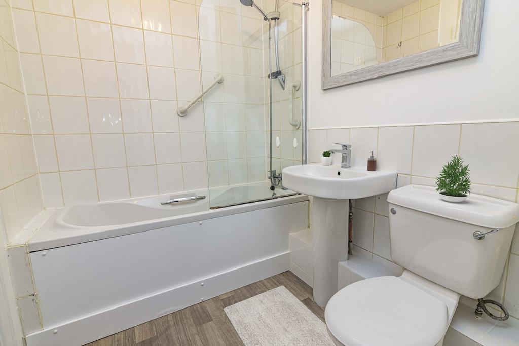Master Bedroom Ensuite
