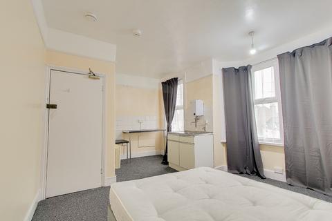 undefined, Selsdon Road, South Croydon, CR2