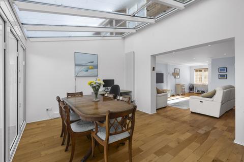 3 bedroom end of terrace house for sale, Crown Close, Bishop's Stortford CM22